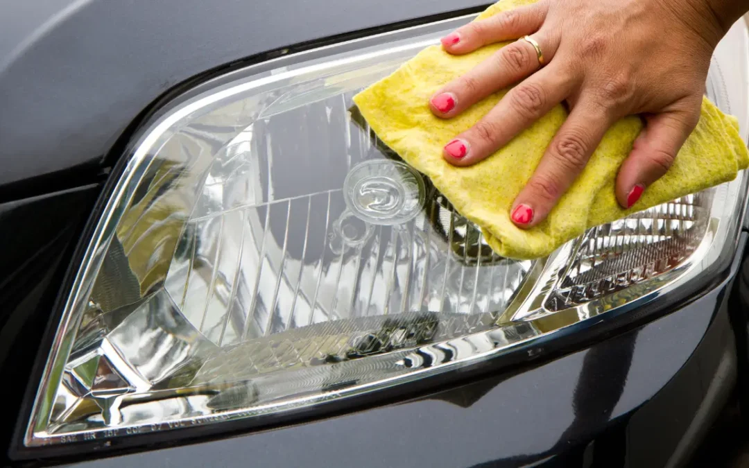6 métodos eficazes de limpar os faróis do seu carro